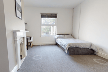 1 bed house, 1+ Rooms in 9 Bed Property, Hyde Park, Leeds, LS61AP - Image 8