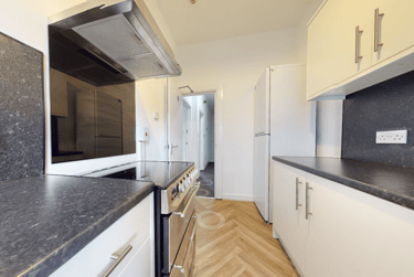 1 bed house, 1+ Rooms in 9 Bed Property, Hyde Park, Leeds, LS61AP - Image 10