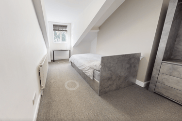 1 bed house, 1+ Rooms in 9 Bed Property, Hyde Park, Leeds, LS61AP - Image 14