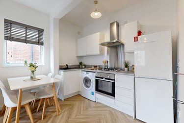 4 bed house, Cardigan Road, Headingley, Leeds, LS63AG - Image 2