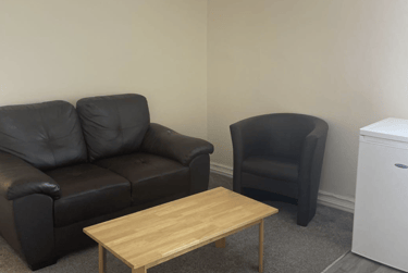 2 bed house, Market Street, City Centre, Loughborough, LE113ER - Image 1