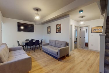 6 bed house, St Bedes Close, Nevilles Cross, Durham, DH14AB - Image 2