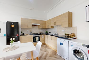 5 bed house, Regent Park Avenue, Rampart Road, Leeds, LS62AU - Image 3