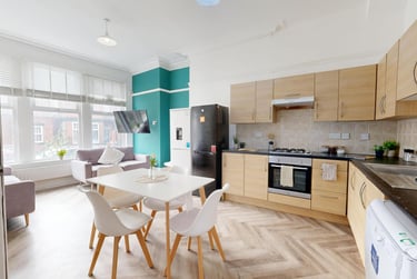 5 bed house, Regent Park Avenue, Rampart Road, Leeds, LS62AU - Image 2