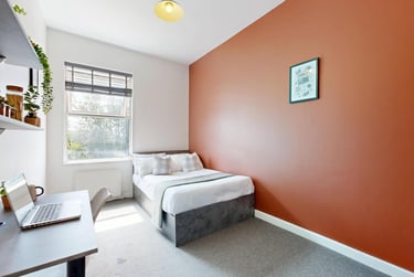 9 bed house, Moorland Avenue, Hyde Park, Leeds, LS61AP - Image 1