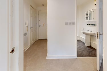 2 bed house, St Anns Court, Kirkstall, Leeds, LS53LF - Image 4