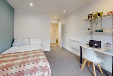 2 bed house, St Anns Court, Kirkstall, Leeds, LS53LF - Image 1