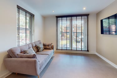 2 bed house, St Ann's Court, Kirkstall, Leeds, LS53LF - Image 2