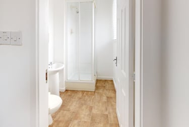 2 bed house, St Ann's Place, Kirkstall, Leeds, LS53LF - Image 11