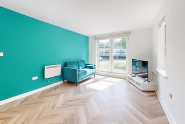 2 bed house, St Ann's Place, Kirkstall, Leeds, LS53LF - Image 1