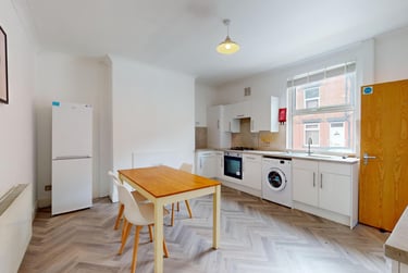 2 bed house, Vicarage Avenue, Kirkstall, Leeds, LS53HH - Image 2