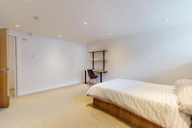 2 bed house, Village Avenue, Burley, Leeds, LS42NX - Image 4