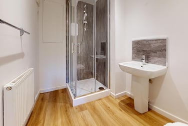 2 bed house, Village Avenue, Burley, Leeds, LS42NX - Image 11