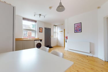 2 bed house, Village Avenue, Burley, Leeds, LS42NX - Image 13