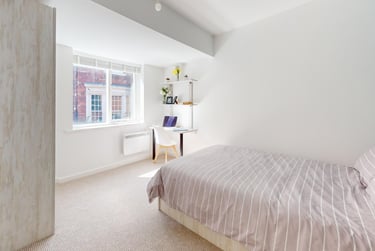 4 bed house, Yalta Court, Woodhouse, Leeds, LS29AG - Image 3