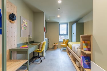 Classic Sky View Studio at The Store House, 9 Central Road, Hyde Park, Leeds, LS16BX - Image 2