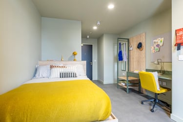 Classic Sky View Studio at The Store House, 9 Central Road, Hyde Park, Leeds, LS16BX - Image 1