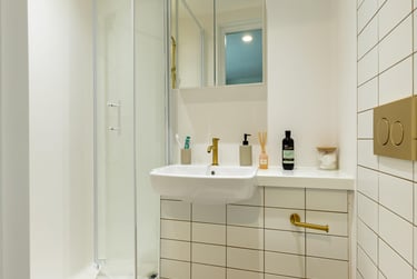 Premium Sky View Studio at The Store House, 9 Central Road, Hyde Park, Leeds, LS16BX - Image 8