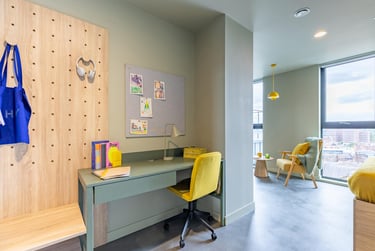 Superior Sky View Studio at The Store House, 9 Central Road, Hyde Park, Leeds, LS16BX - Image 3