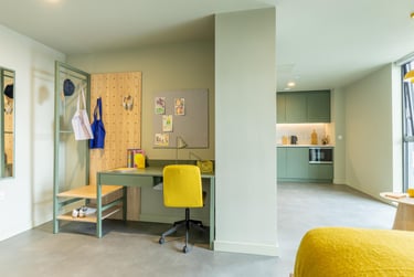 Superior Sky View Studio at The Store House, 9 Central Road, Hyde Park, Leeds, LS16BX - Image 4