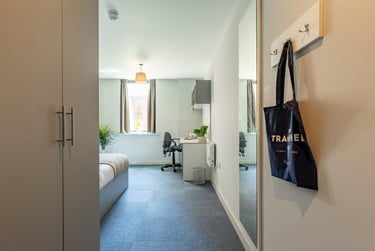 Gold Ensuite - Image 2