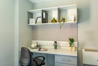 Gold Ensuite - Image 12
