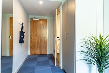 Gold Plus Ensuite - Image 11