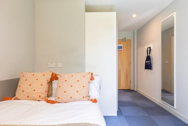 Silver Plus Ensuite - Image 12