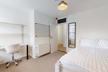 5 bed house, Chestnut Grove, Wavertree, Liverpool, L158HS - Image 1