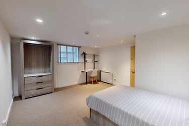 2 bed house, Hyde Terrace, Woodhouse, Leeds, LS29LN - Image 1