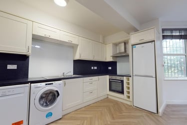 9 bed house, Moorland Avenue, Hyde Park, Leeds, LS61AP - Image 4