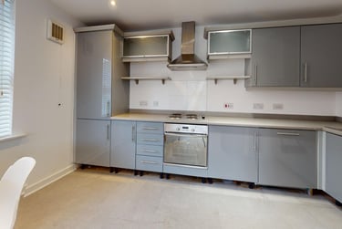 2 bed house, St Ann's Court, Kirkstall, Leeds, LS53LF - Image 11