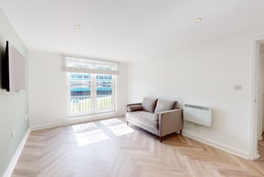 2 bed house, St Ann's Place, Kirkstall, Leeds, LS53LF - Image 3