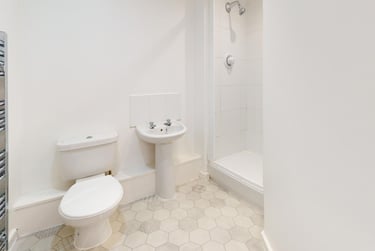 2 bed house, St Ann's Place, Kirkstall, Leeds, LS53LF - Image 11