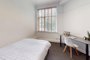 3 bed house, St Michaels Crescent, Headingley, Leeds, LS63AL - Image 2