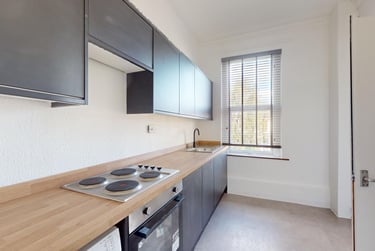 1 bed house, Victoria Terrace, Woodhouse, Leeds, LS31BX - Image 1