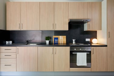 standard En-suite at Saw Mill, King's Mill Lane, City Centre, Huddersfield, HD13AN - Image 6