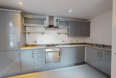 2 bed house, St Ann's Court, Kirkstall, Leeds, LS53LF - Image 1
