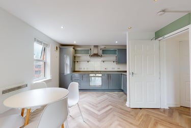 2 bed house, St Ann's Place, Kirkstall, Leeds, LS53LF - Image 3