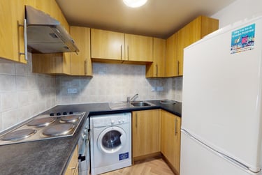 2 bed house, Yalta Court, Woodhouse, Leeds, LS29AG - Image 6