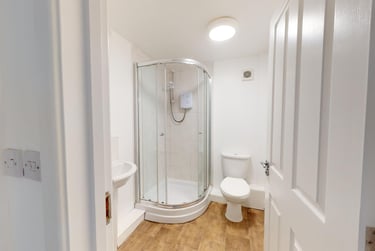2 bed house, Yalta Court, Woodhouse, Leeds, LS29AG - Image 13