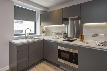 Deluxe Studio at Headrow Court, Park Cross Street, Hyde Park, Leeds, LS12QJ - Image 3