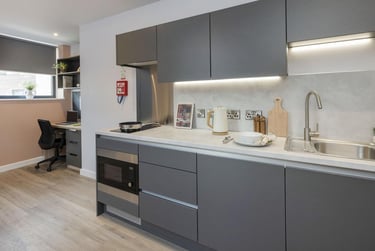 Sky Light Plus Studio at Headrow Court, Park Cross Street, Hyde Park, Leeds, LS12QJ - Image 2