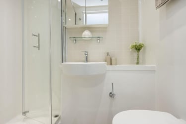 Top Floor Classic Studio at Waterloo House, Fawcett Street, City Centre, York, YO104GB - Image 4