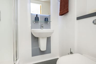 Premium Studio at Innovo House, 60 Devon Street, Low Hill, Liverpool, L38AJ - Image 5