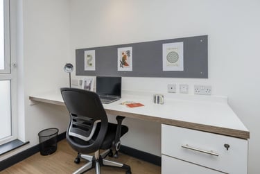 8 Bed Premium En-suite - Image 2