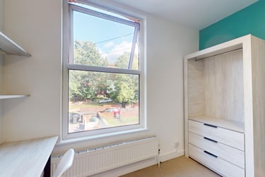 3 bed house, Moorland Avenue, Hyde Park, Leeds, LS61AP - Image 1