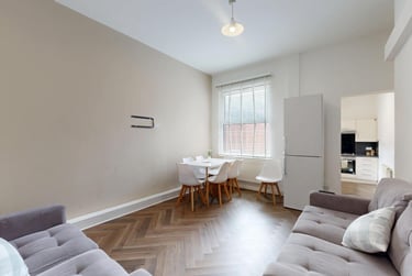 5 bed house, Regent Park Avenue, Rampart Road, Leeds, LS62AU - Image 2