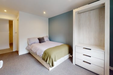 2 bed house, St Ann's Court, Kirkstall, Leeds, LS53LF - Image 1