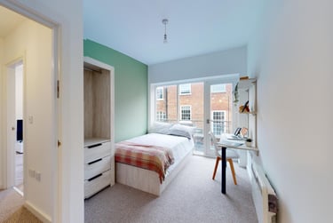 4 bed house, Yalta Court, Woodhouse, Leeds, LS29AG - Image 3